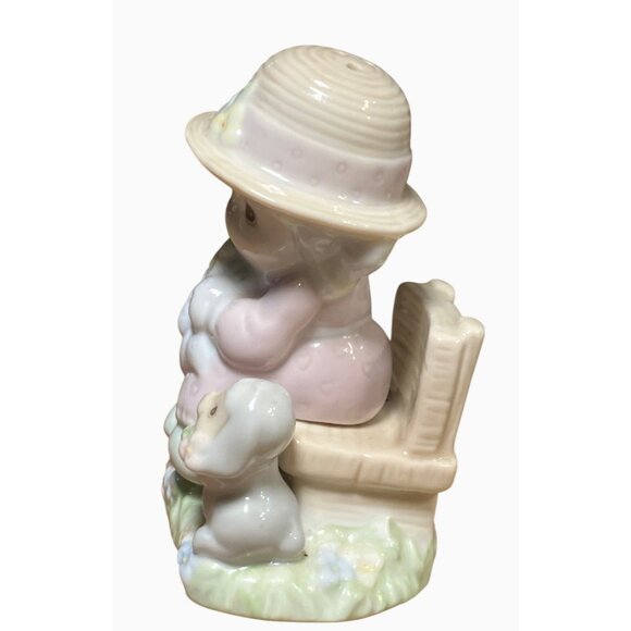 Precious Moments Seasoned with a Smile Salt and Pepper Shaker Set Porcelain 1997 - Picture 4 of 11